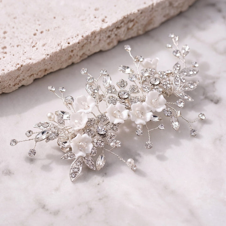 Pince de mariée HC1028 – fleurs blanches et cristaux, argent G.Westerleigh