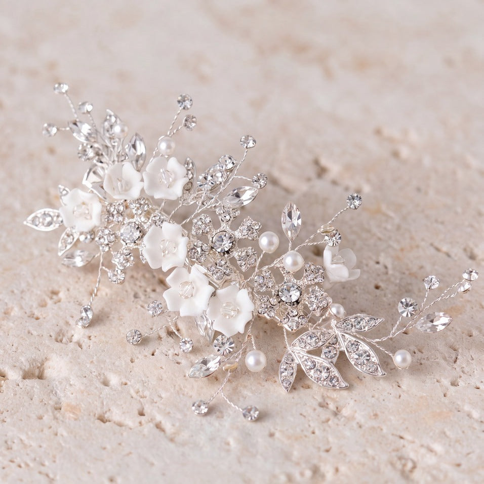 Pince de mariée HC1028 – fleurs blanches et cristaux, argent G.Westerleigh