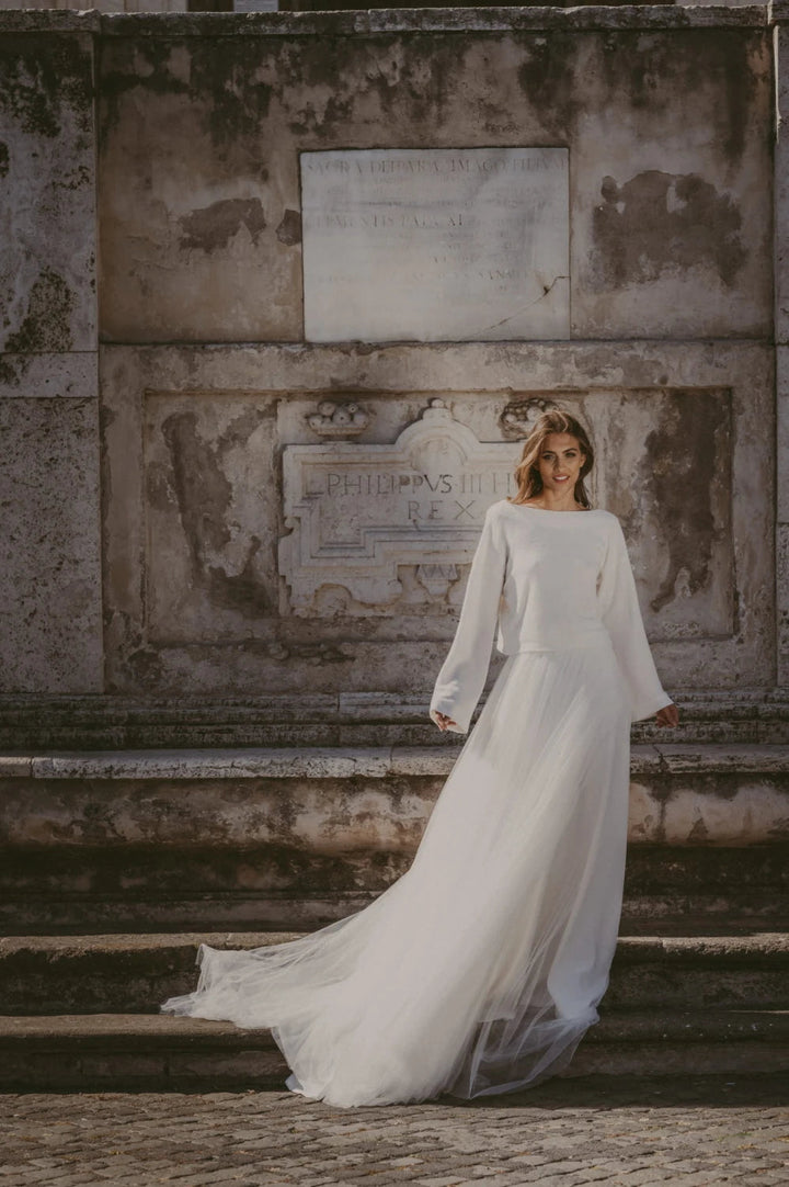 Pull de mariée Reese SW9 maille effet angora dos en V profond Novias vue 5