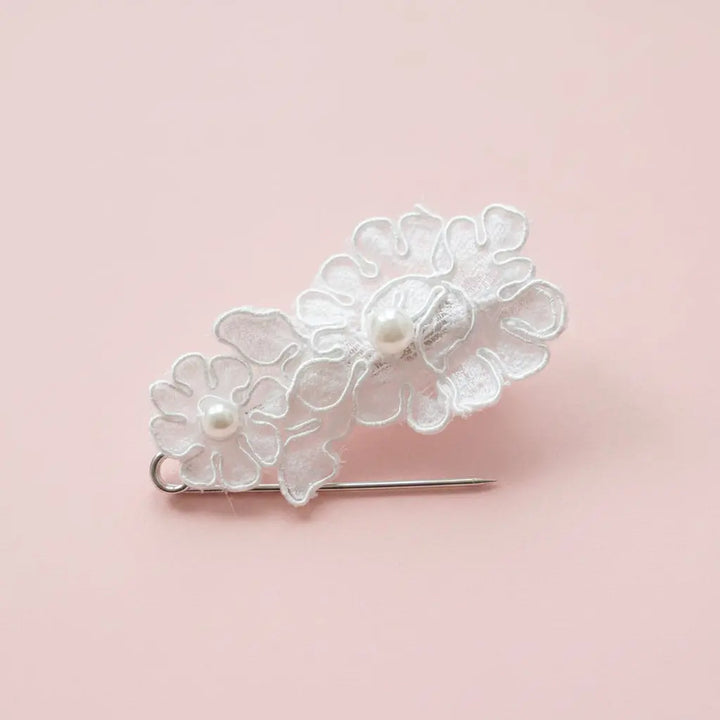ATTACHE TRAÎNE DENTELLE églantine création
