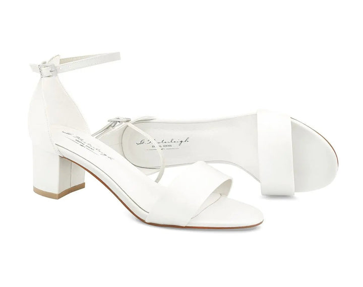 SANDALES DE MARIÉE BEATRICE – SATIN IVOIRE AVEC BRIDE EN PERLES D’EAU DOUCE G.Westerleigh