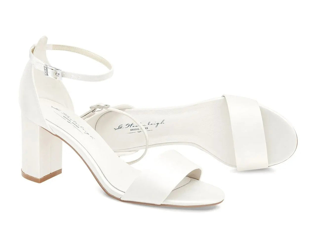 SANDALES DE MARIÉE BELLE – SATIN IVOIRE AVEC BRIDE EN PERLES D’EAU DOUCE G.Westerleigh