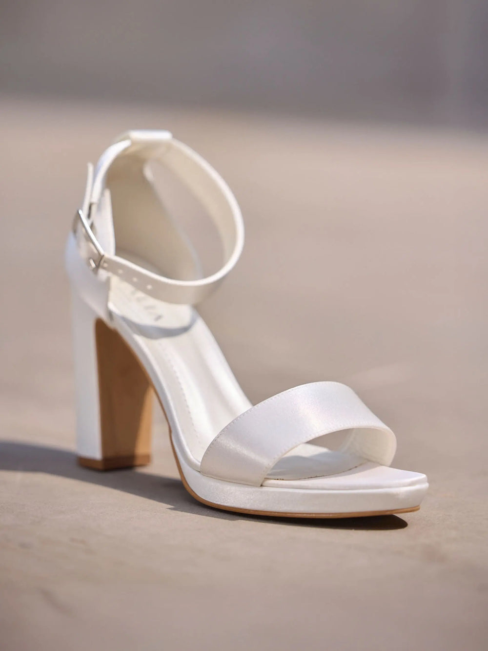 SANDALES DE MARIÉE EN SATIN  SALMA – TALON 10,5 CM AVALIA