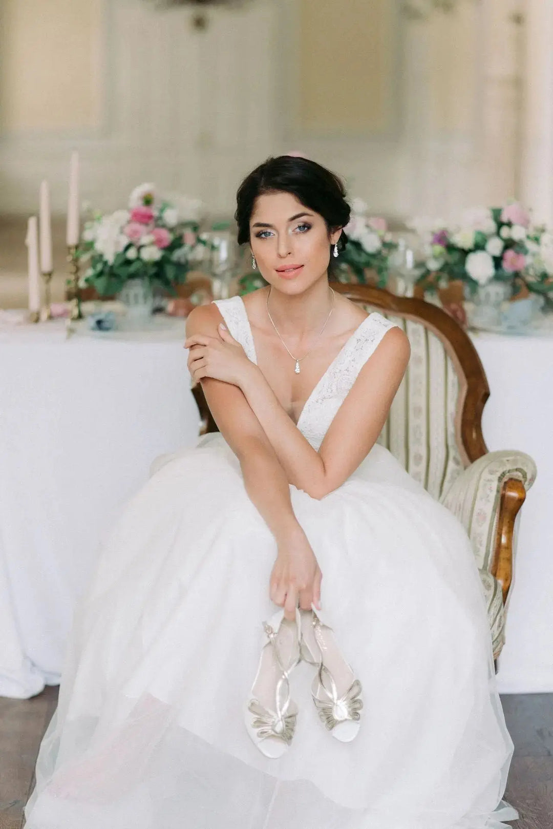 SANDALES DE MARIÉE JANINE – CUIR IVOIRE ET BRIDES DORÉES AU DÉCOUPAGE LASER G.Westerleigh