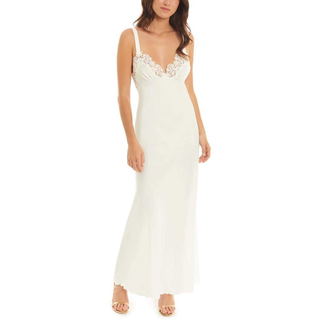 SERENITY — CHEMISE DE NUIT LONGUE SATIN BRODÉE GUIPURE – 45030 IVETTE BRIDAL