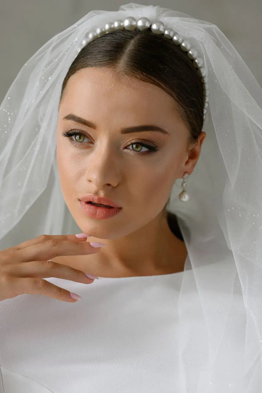 SERRE-TÊTE EN PERLES TR2201 – ÉLÉGANCE MODERNE ET INTEMPORELLE G.Westerleigh