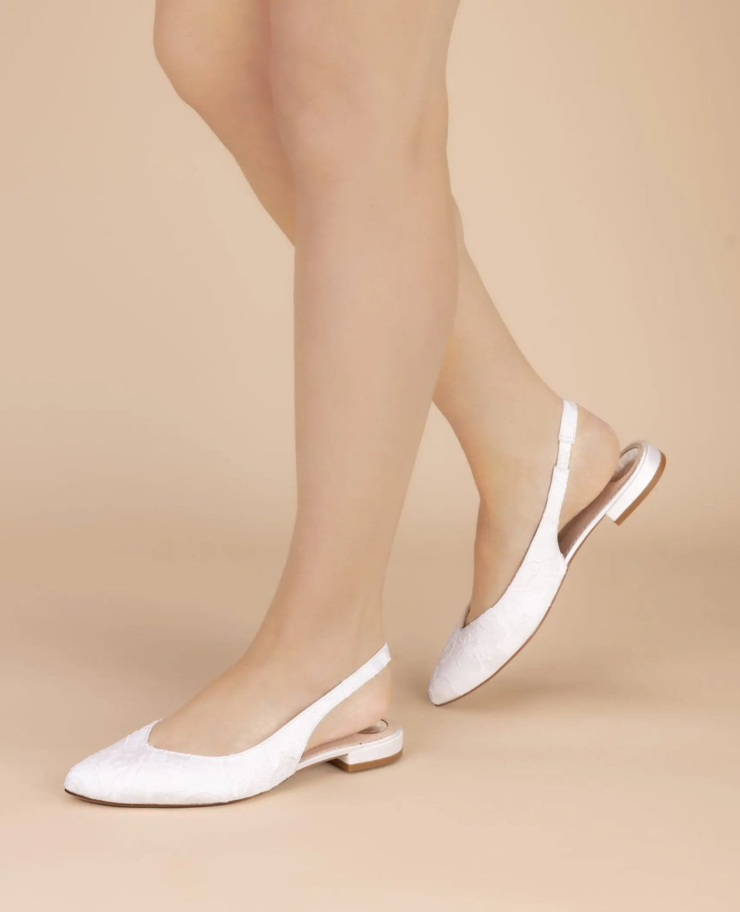 STEVIE – CHAUSSURES DE MARIÉE PLATES SLINGBACK | SATIN OU FLOCK TEXTURÉ THE PERFECT BRIDAL COMPANY