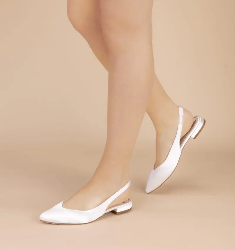 STEVIE – CHAUSSURES DE MARIÉE PLATES SLINGBACK | SATIN OU FLOCK TEXTURÉ THE PERFECT BRIDAL COMPANY