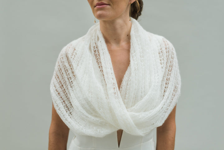 Snood de mariée Dentelle sur une robe bohème, maille aérienne