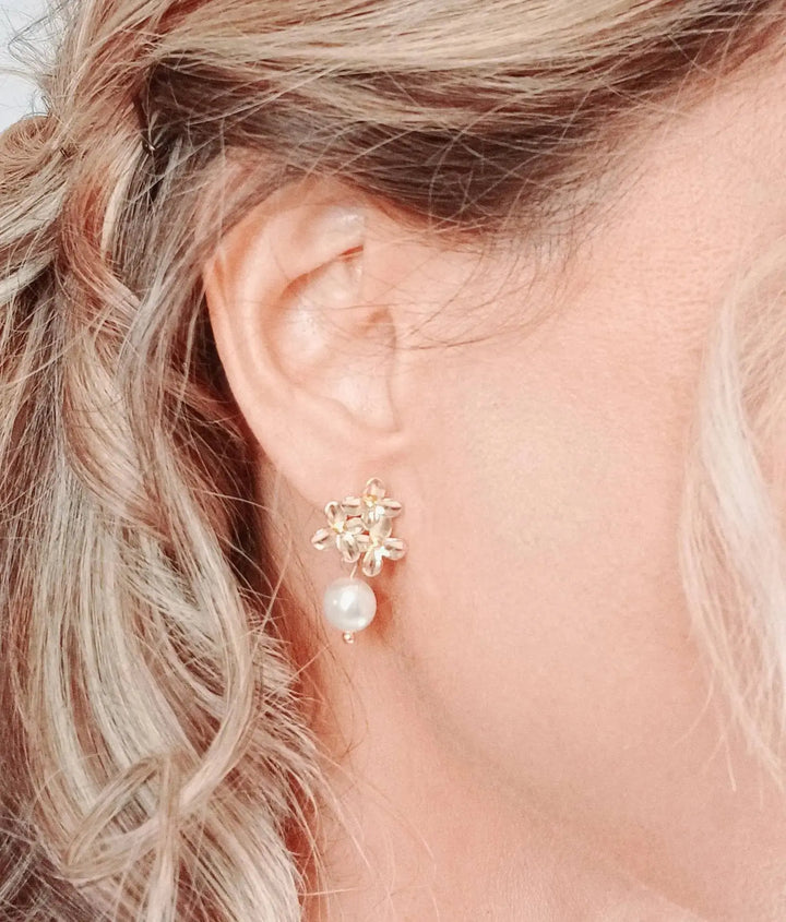 Perles D'Oreilles Nacrées Blanches- Bijou De Mariée Chic: Doré / Nacré Ivoire L'atelier du 6