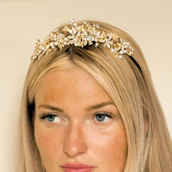 TIARE MARIAGE FIORELLA – FLEURS ÉMAILLÉES, CRISTAUX & PERLES Ivory and co