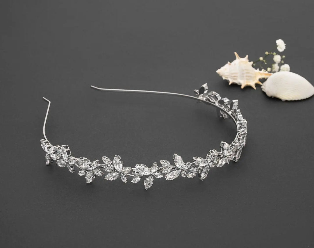 TR0088 – TIARA MARIÉE ZIRCONIUM RHODIÉ G.Westerleigh