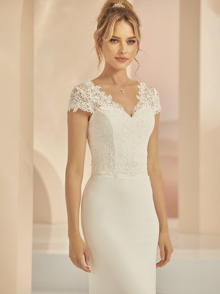 TOP DE MARIÉE E347 EN DENTELLE IVOIRE – ENCOLURE EN V DEVANT Bianco Evento