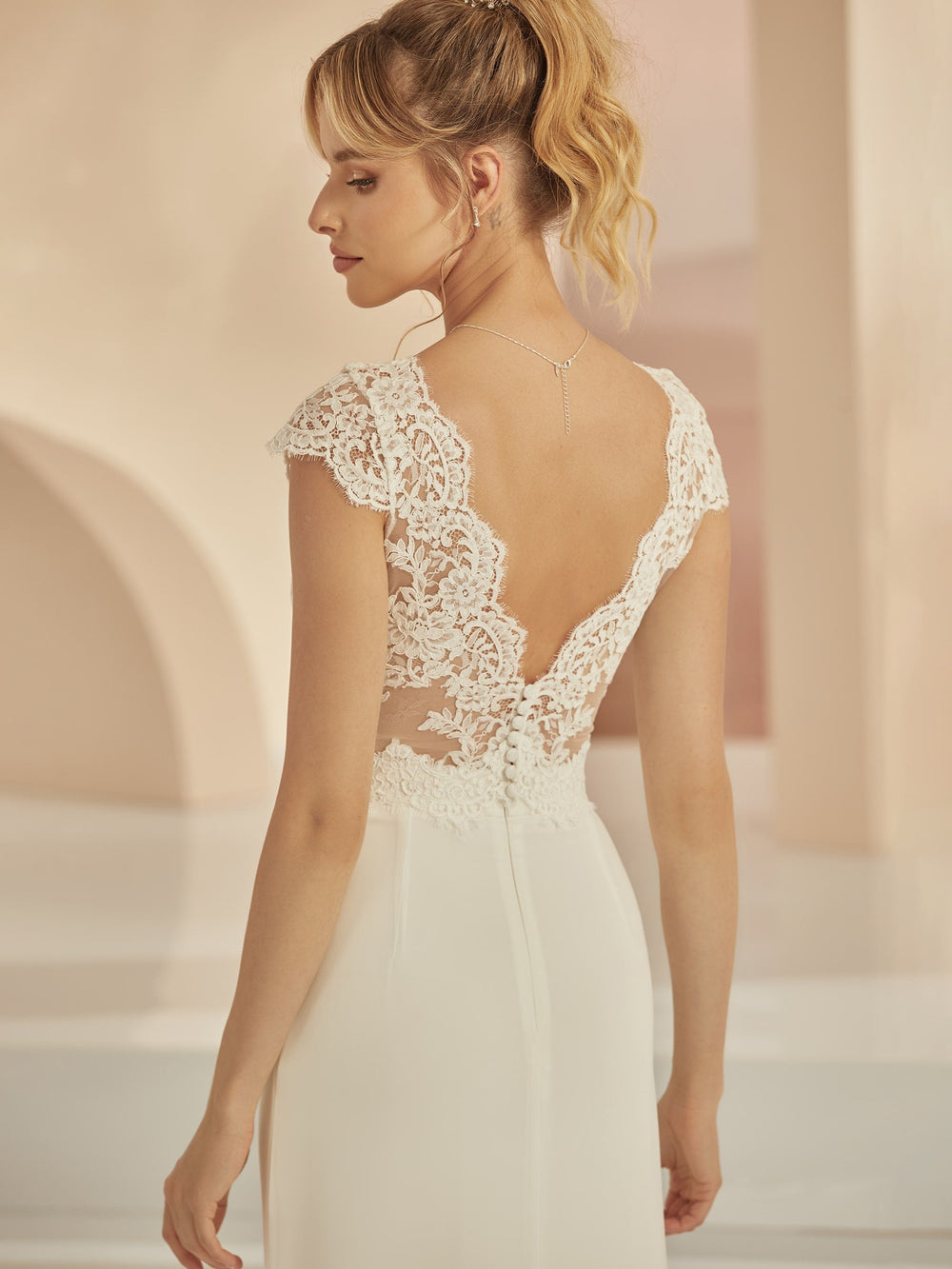 TOP DE MARIÉE E375 EN DENTELLE IVOIRE – MANCHES COURTES Bianco Evento