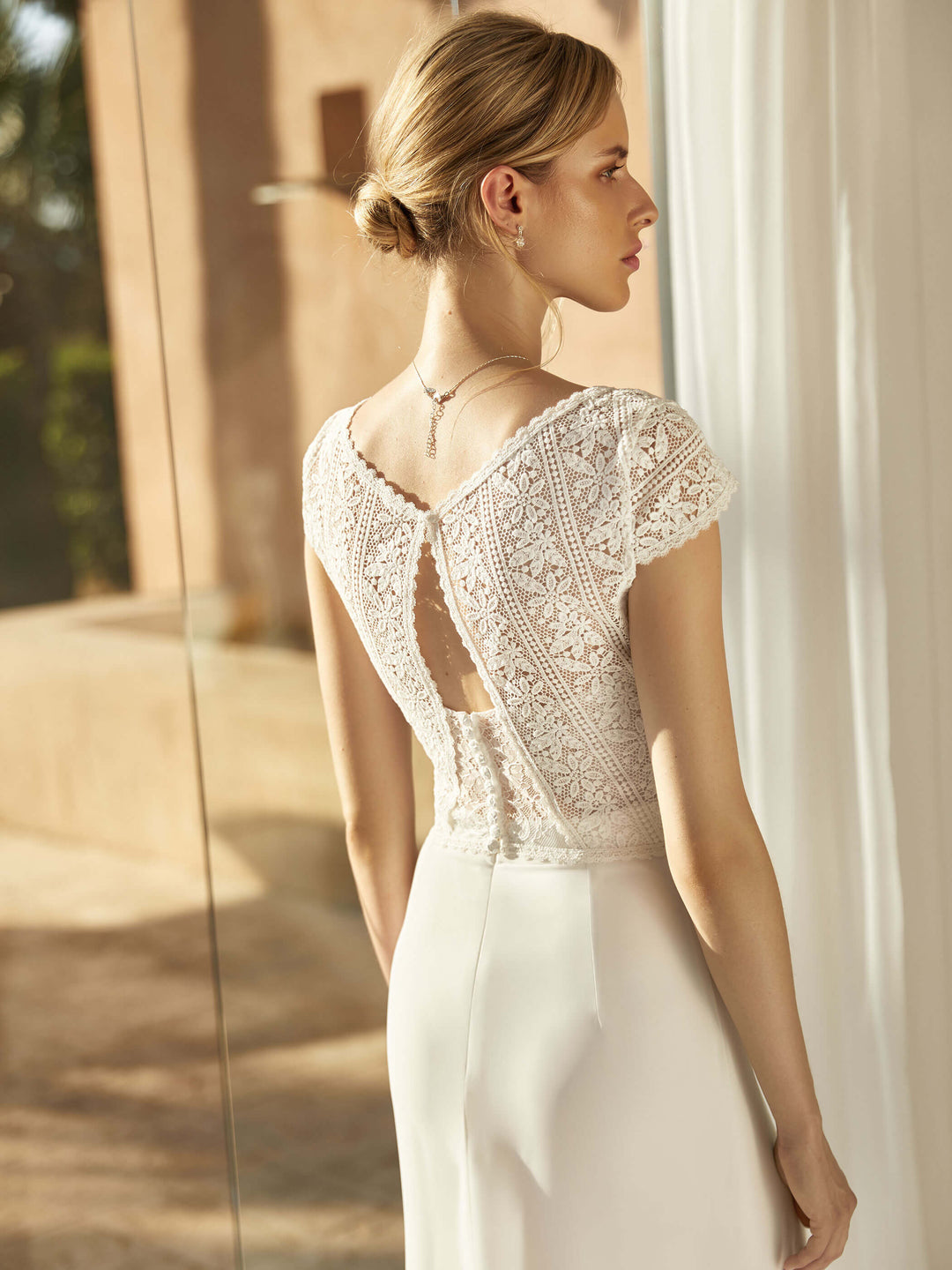 TOP DE MARIÉE E412 EN DENTELLE IVOIRE – COL EN V Bianco Evento