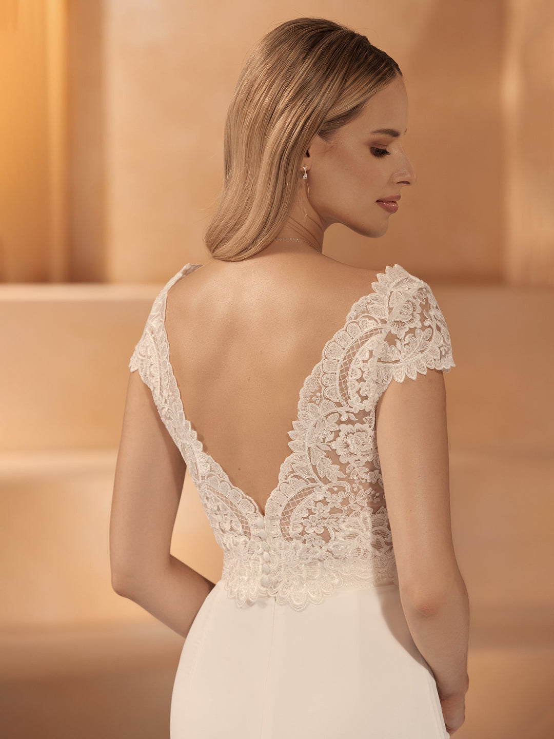TOP DE MARIÉE E426 EN DENTELLE IVOIRE – MANCHES COURTES Bianco Evento