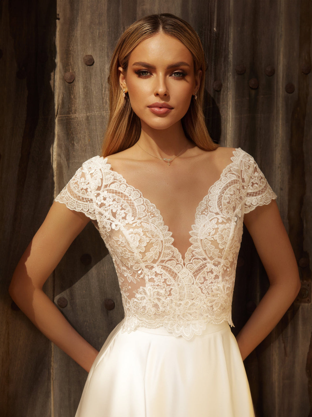 TOP DE MARIÉE E426 EN DENTELLE IVOIRE – PORTÉ AVEC UNE JUPE Bianco Evento