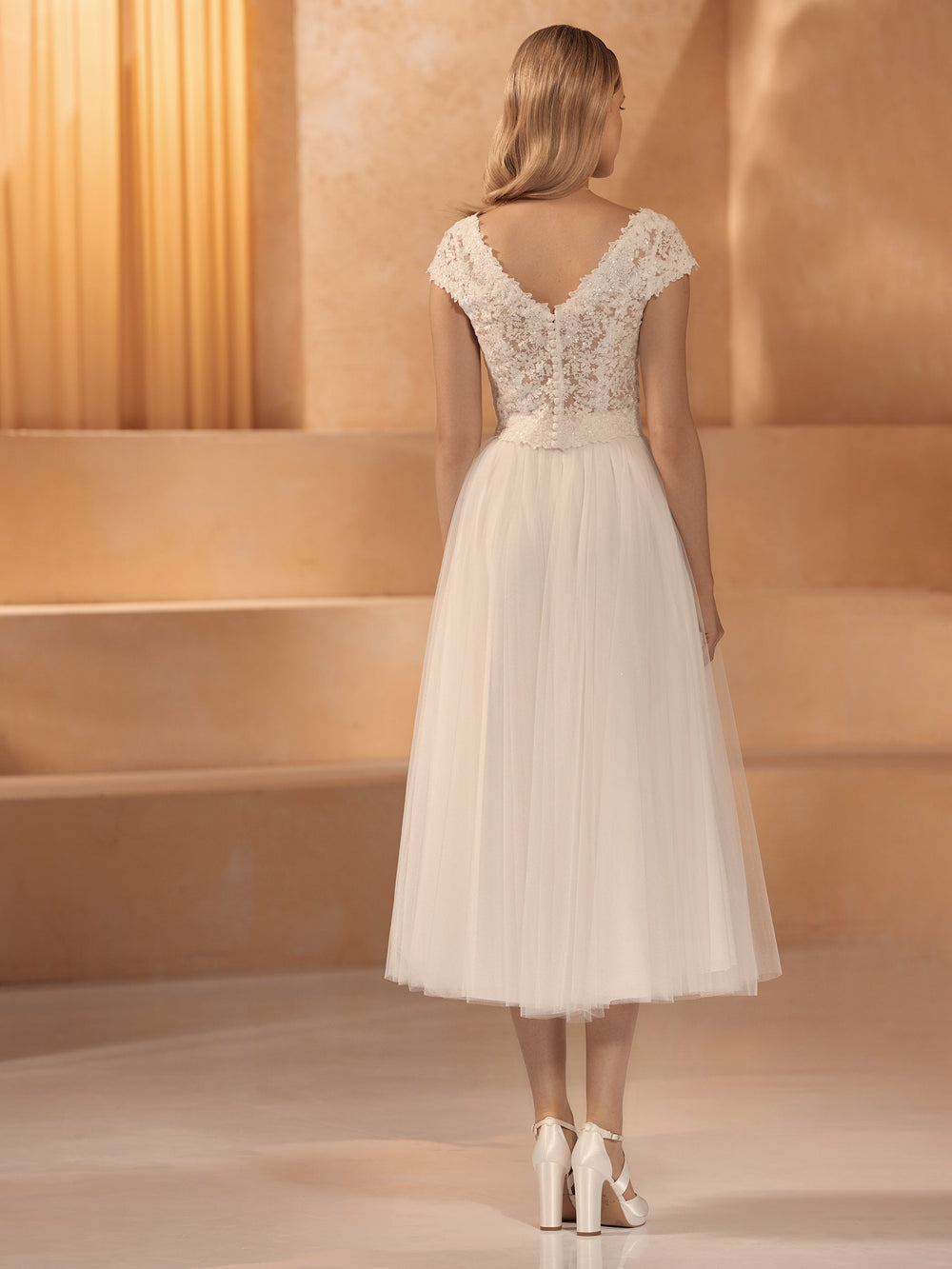 TOP DE MARIÉE E434 EN DENTELLE IVOIRE – MANCHES COURTES Bianco Evento