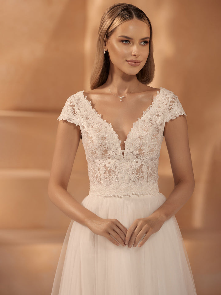TOP DE MARIÉE E434 EN DENTELLE IVOIRE – VUE D’ENSEMBLE Bianco Evento