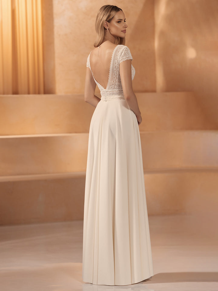 TOP DE MARIÉE E436 EN DENTELLE IVOIRE – ENCOLURE EN V Bianco Evento