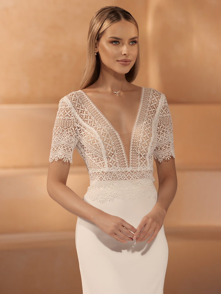 TOP DE MARIÉE E443 EN DENTELLE IVOIRE – COL EN V Bianco Evento