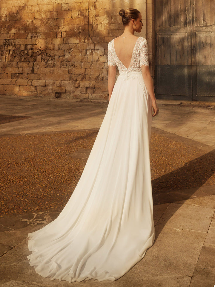 TOP DE MARIÉE E443 EN DENTELLE IVOIRE – VUE D’ENSEMBLE Bianco Evento