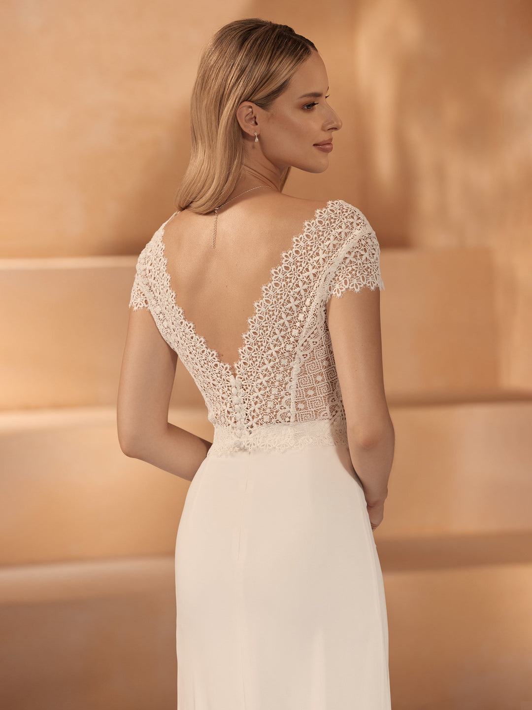TOP DE MARIÉE E446 EN DENTELLE IVOIRE – VUE DE DOS Bianco Evento