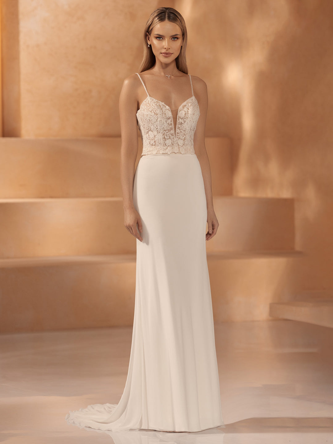 TOP DE MARIÉE E447 EN DENTELLE IVOIRE – DÉCOLLETÉ CŒUR Bianco Evento