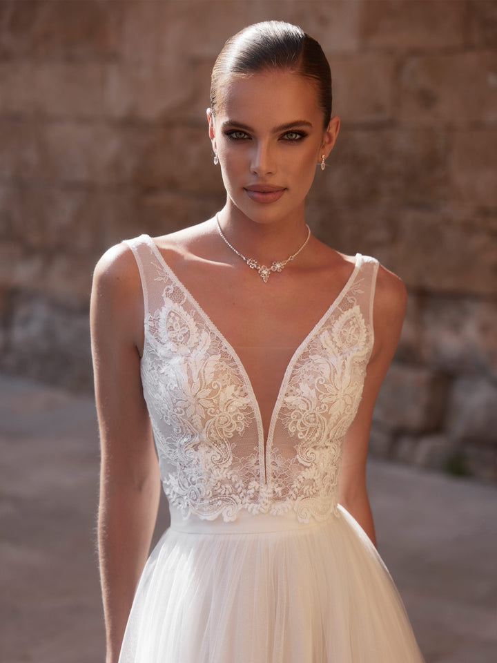 Top de mariée E466 en tulle et dentelle ivoire à encolure en V, Bianco Evento