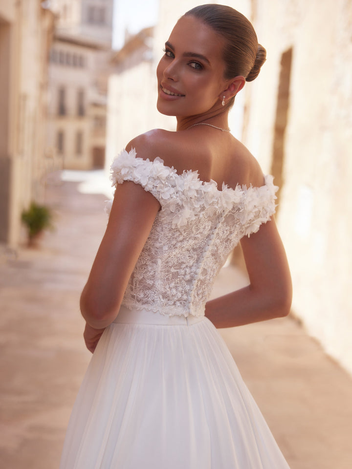 Top de mariée E486 en dentelle ivoire sans manches, dos boutonné