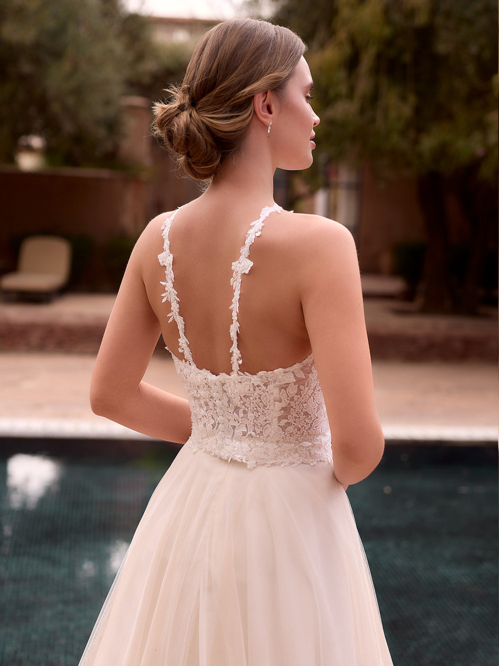 Top de mariée E502 en tulle et dentelle, vue de dos boutonnée