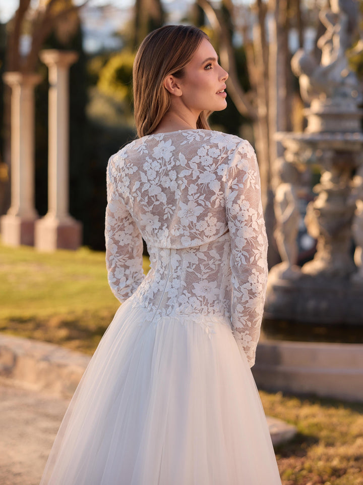 Top de mariée E521 ivoire vu de dos, dentelle posée sur tulle fin