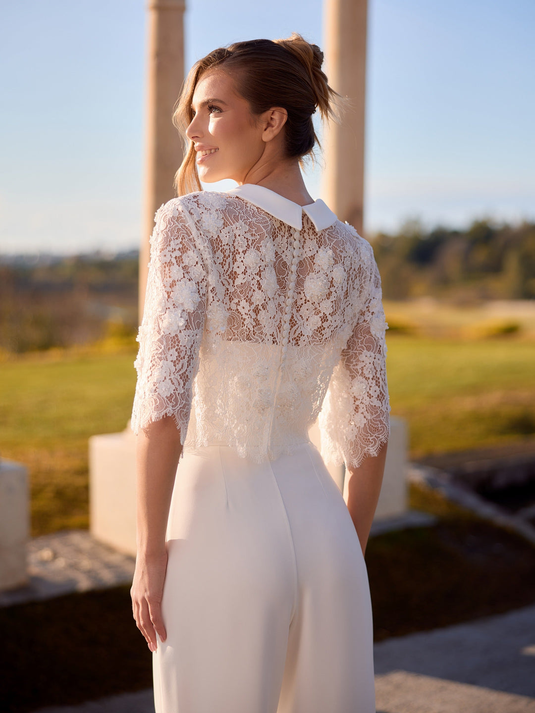 Top de mariée E522 ivoire vu de dos, fermeture boutonnée