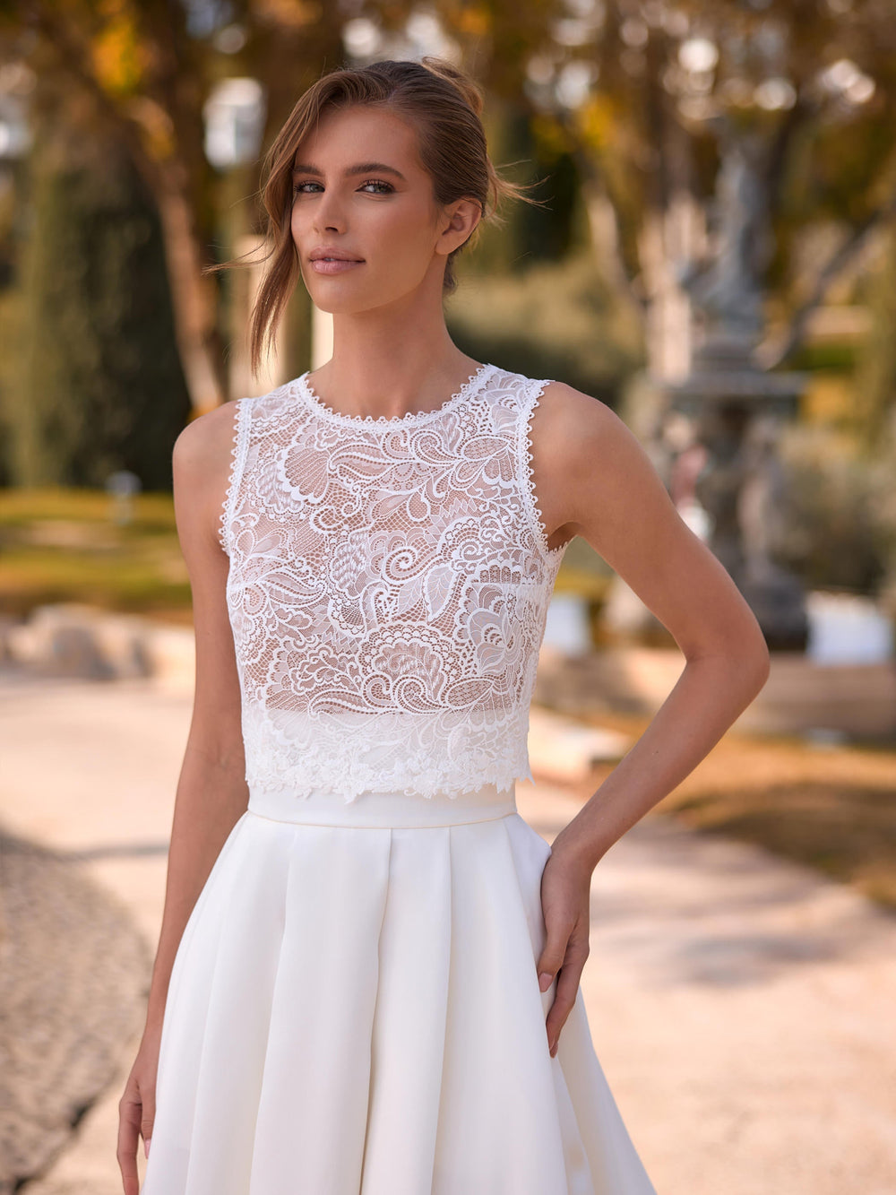 Top de mariée E544 en dentelle florale ivoire sans manches