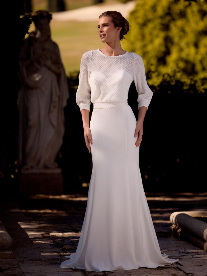 Top de mariée E549 porté en tenue de mariée deux pièces