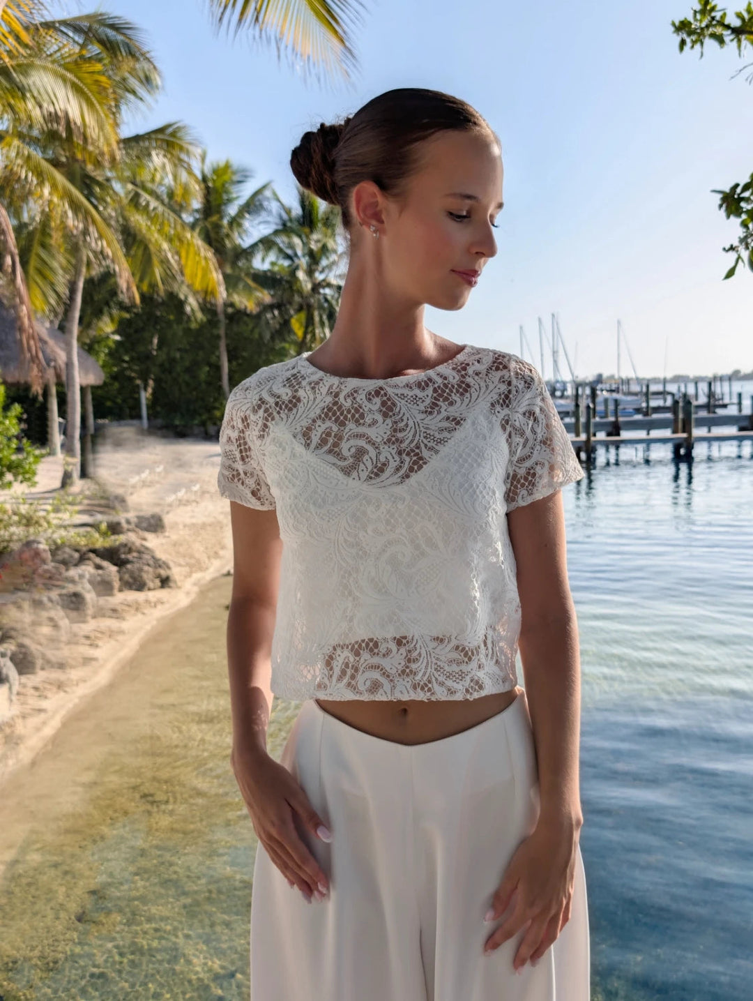 Top de mariée Olga BK141 dentelle française encolure bateau Novias vue 2