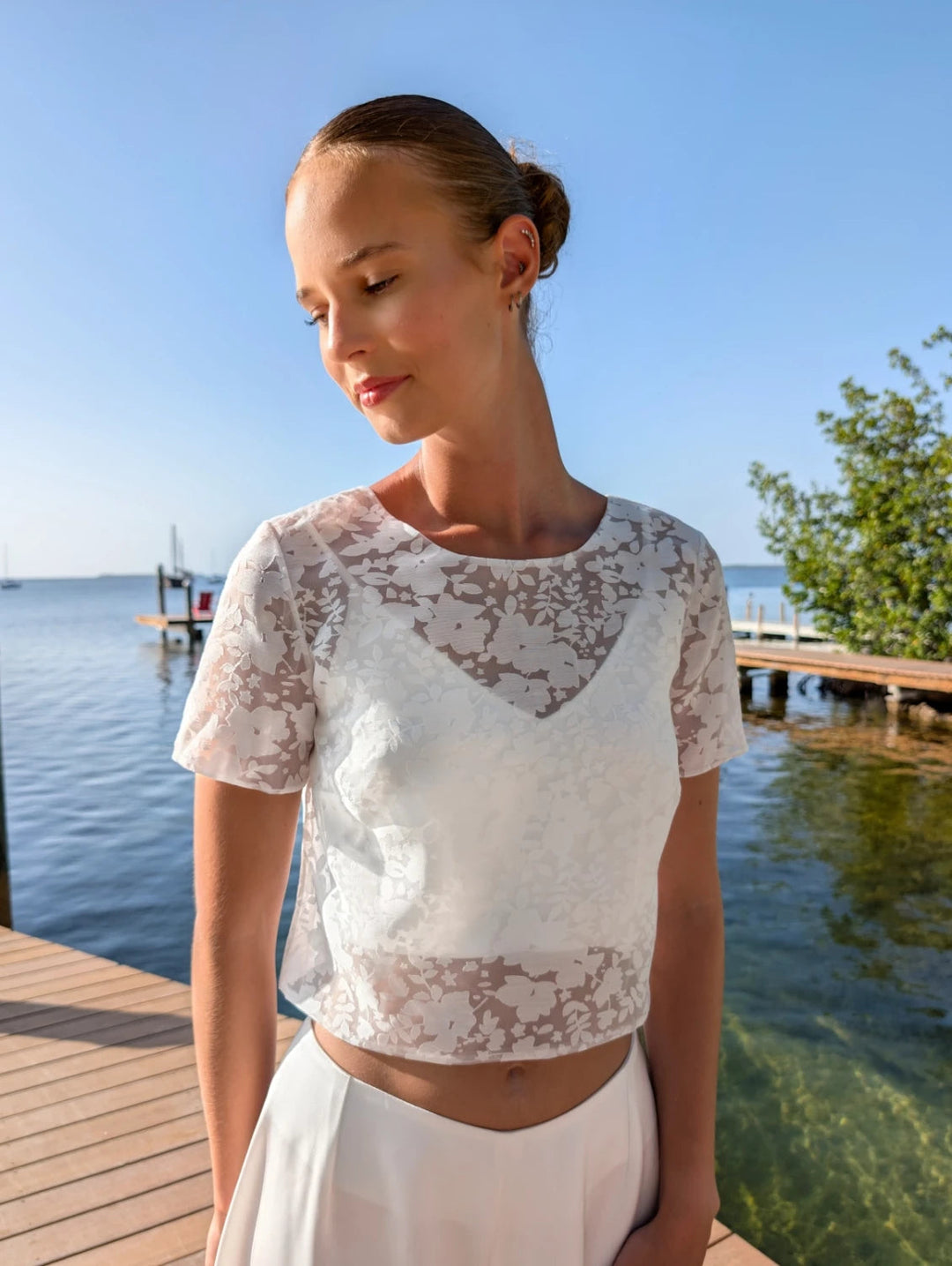 Top de mariée Orel B105 organza fleuri dos boutonné Novias vue 2