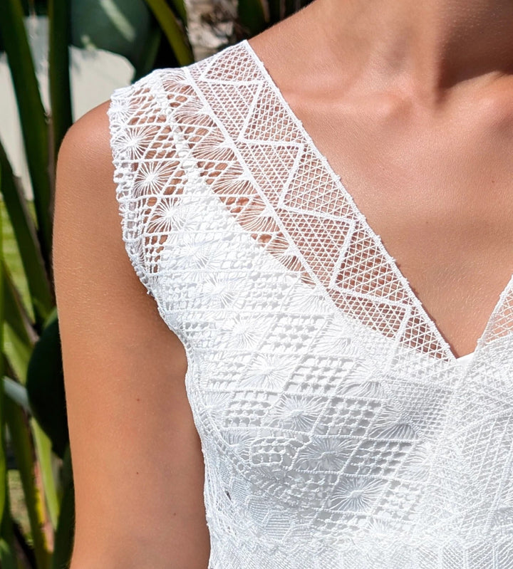 Top de mariée Origami BK146 dentelle géométrique décolleté V Novias vue 4
