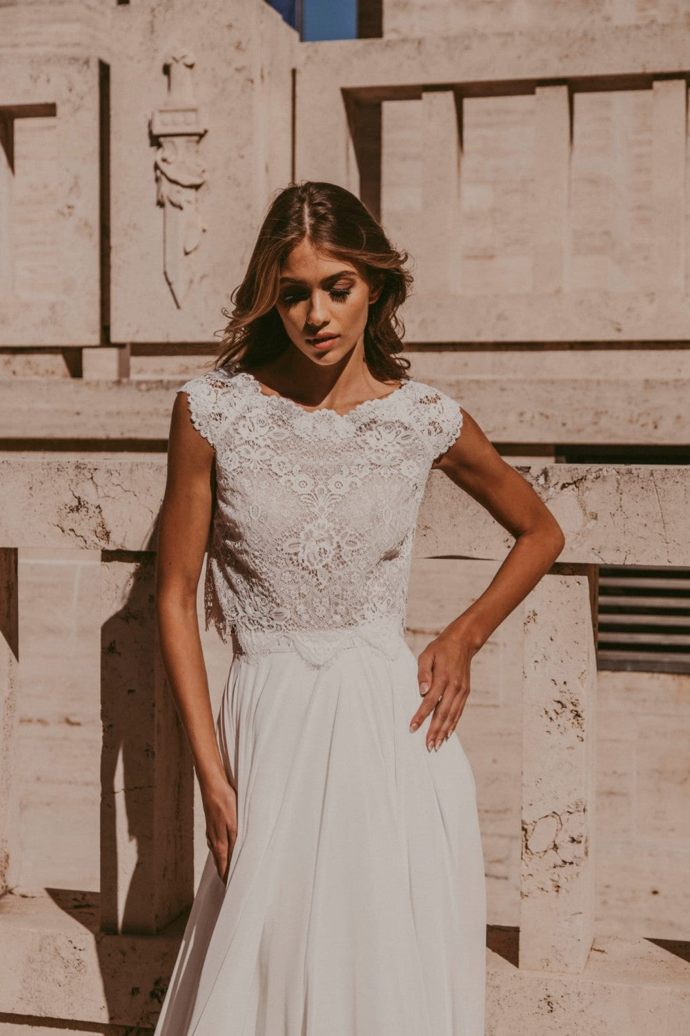 Top de mariée Rhianna BK102 dentelle française encolure bateau Novias