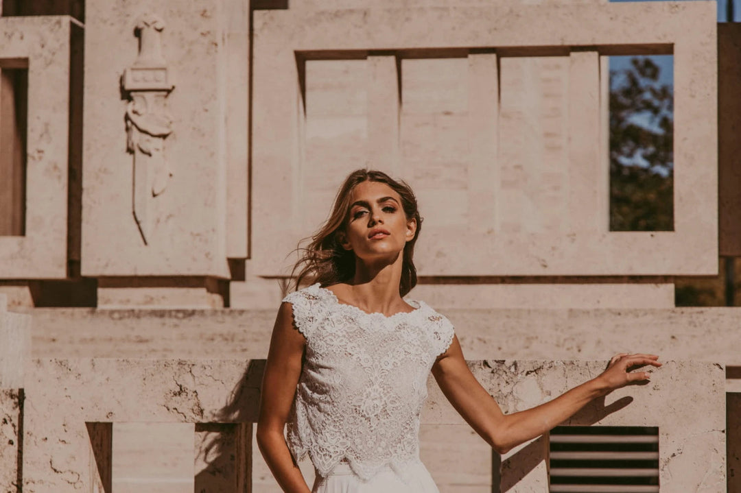Top de mariée Rhianna BK102 dentelle française encolure bateau Novias vue 4