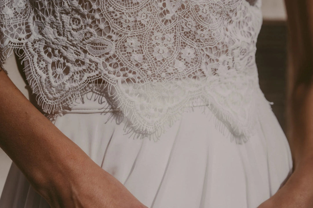 Top de mariée Rhianna BK102 dentelle française encolure bateau Novias vue 7
