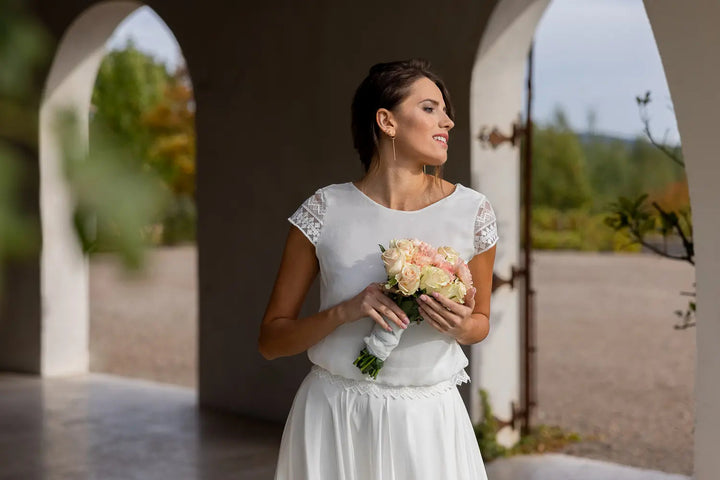 Top de mariée Tango B86 soie et dentelle dos en V Novias vue 2