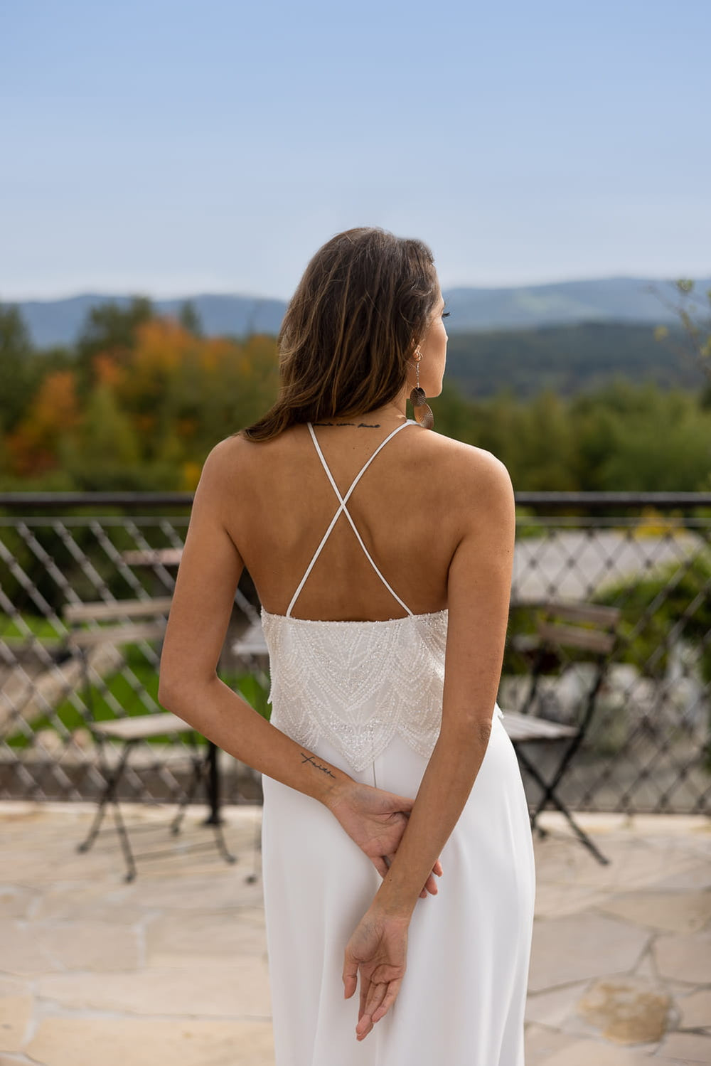 Top de mariée Temida BK105 dentelle perlée dos croisé Novias vue 3