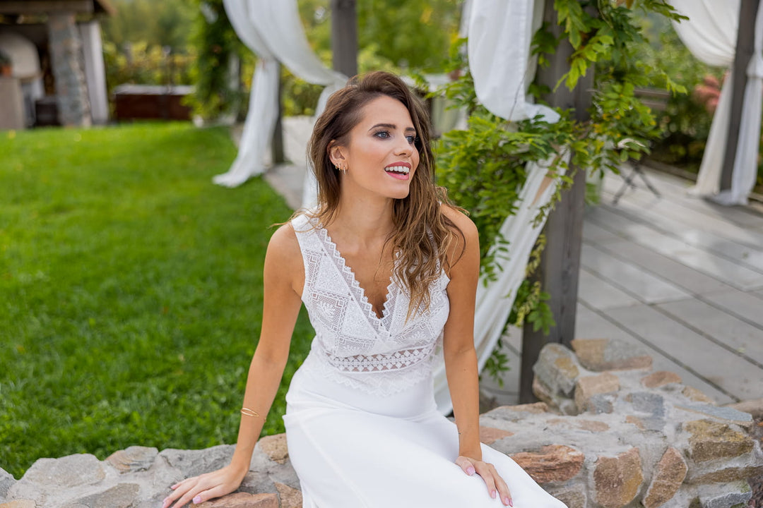 Top de mariée Tertulia BK112 dentelle bohème décolleté V Novias vue 2
