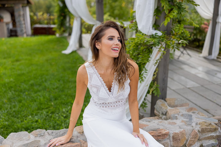 Top de mariée Tertulia BK112 dentelle bohème décolleté V Novias vue 2