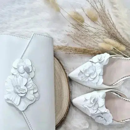 VALENTINA – CHAUSSURES DE MARIÉE EN CUIR IVOIRE | FLEURS 3D & TALON 75 MM THE PERFECT BRIDAL COMPANY
