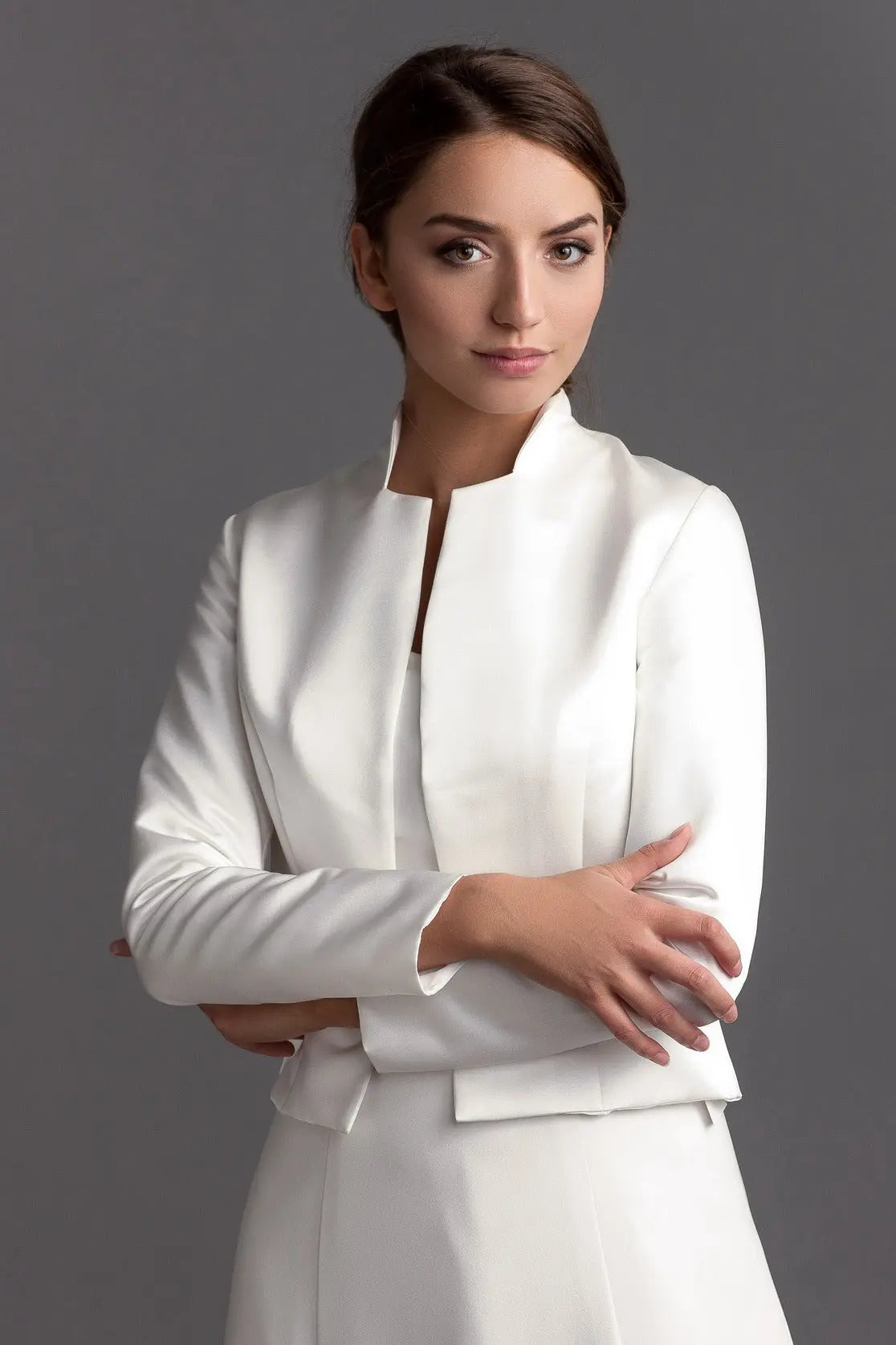 VESTE MARIÉE SATIN COL MONTANT FAUSTA B34 Novias