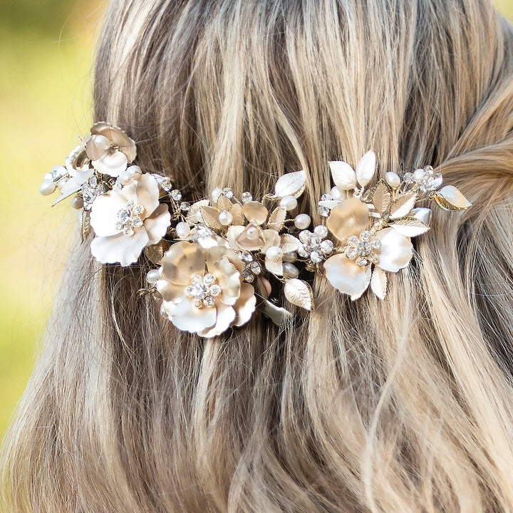 VIGNE CAPILLAIRE MARIAGE FLORAL FLORNTINA –  PLAQUÉ OR 14 CARATS & PERLES NATURELLES Ivory and co