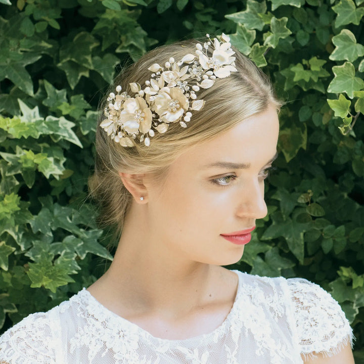 VIGNE CAPILLAIRE MARIAGE FLORAL FLORNTINA –  PLAQUÉ OR 14 CARATS & PERLES NATURELLES Ivory and co