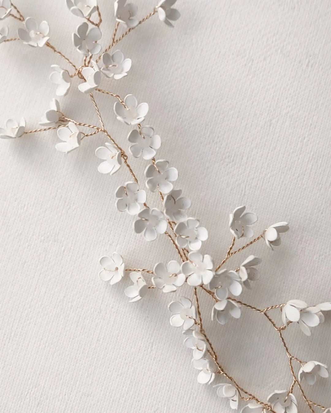 VIGNE DE CHEVEUX MARIÉE ROMY – SOUPLE ET ROMANTIQUE SallyJaneBridal